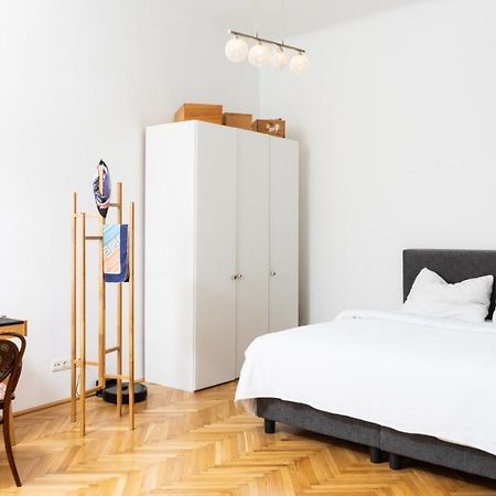Altbauschatz Am Alsergrund, Naehe Innere Stadt Bécs Kültér fotó